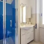 Casa Celine Moderna, Relax, Comoda Alle Spiagge E Negozi Appartement *
